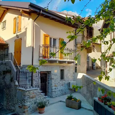Maison Cascina Amelie Abbadia Lariana Exterior photo